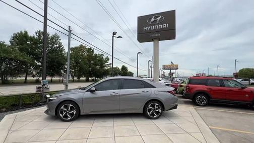 2023 Hyundai ELANTRA SEL