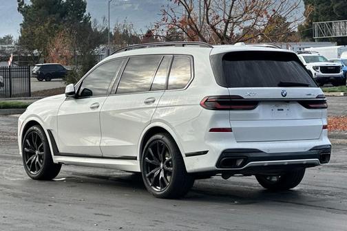 2025 BMW X7 xDrive40i
