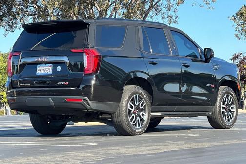 2024 GMC Yukon 4WD AT4