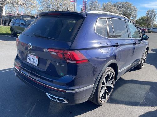2022 Volkswagen Tiguan 2.0T SEL R-Line 4MOTION