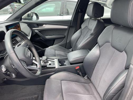 Chronos Gray Metallic 2023 Audi Q5 e 55 S line Premium Plus