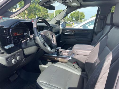 Summit White 2026 Chevrolet Silverado 1500 RST