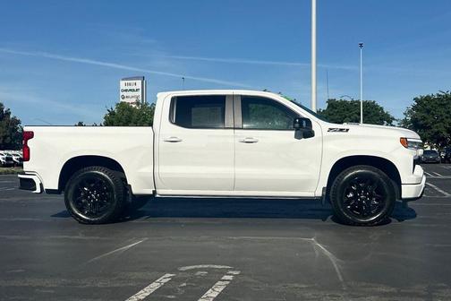 Summit White 2026 Chevrolet Silverado 1500 RST