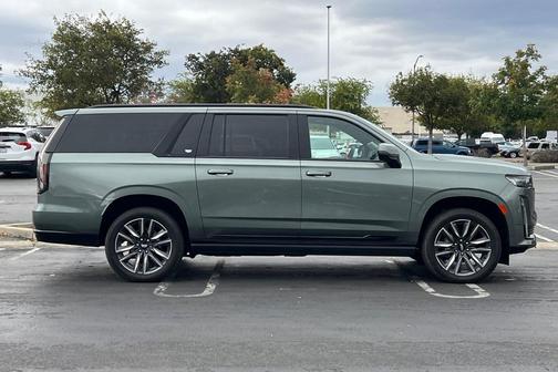 2023 Cadillac Escalade ESV Sport