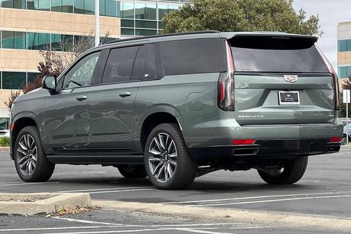 2023 Cadillac Escalade ESV Sport