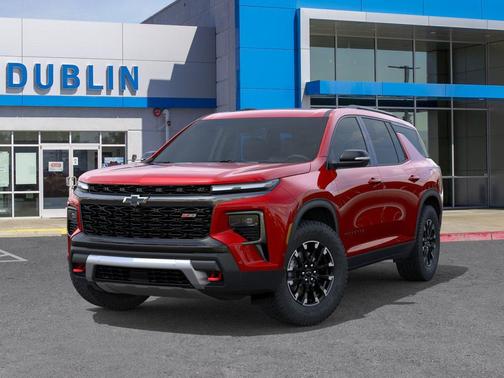Radiant Red Tintcoat 2026 Chevrolet Traverse AWD Z71