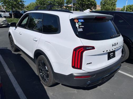 Glacial White Pearl 2022 Kia Telluride SX