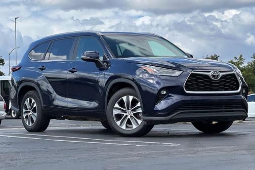 2024 Toyota Highlander XLE