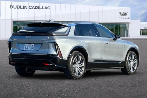 Argent Silver Metallic 2024 Cadillac LYRIQ Luxury