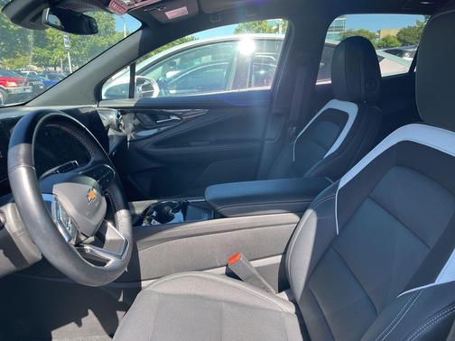 Summit White 2024 Chevrolet Blazer EV eAWD LT