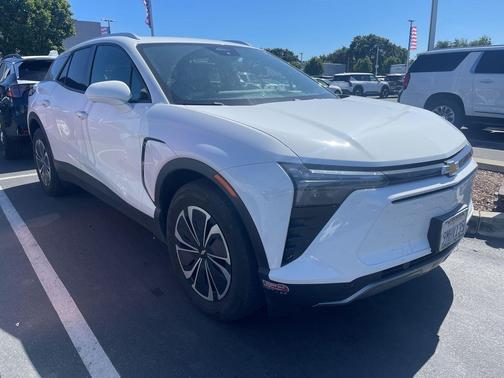 Summit White 2024 Chevrolet Blazer EV eAWD LT
