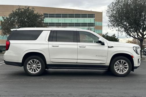 2023 GMC Yukon XL SLT