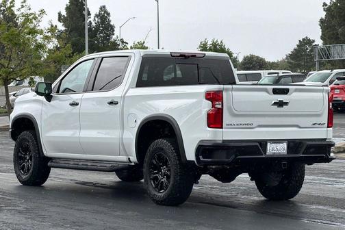 Summit White 2025 Chevrolet Silverado 1500 ZR2