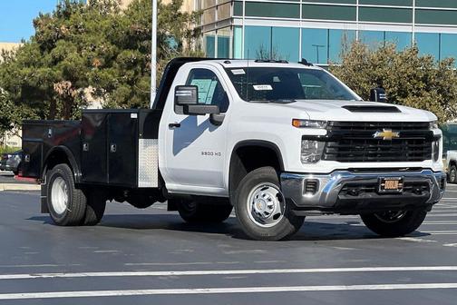 2025 Chevrolet Silverado 3500 WT