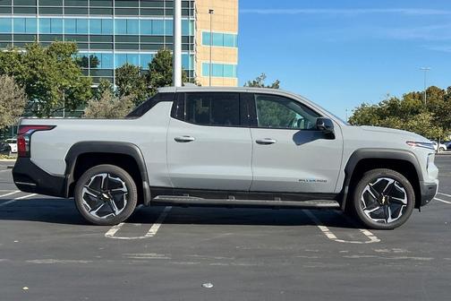 2025 Chevrolet Silverado EV LT
