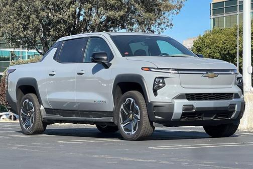 2025 Chevrolet Silverado EV LT