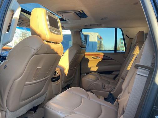 2016 Cadillac Escalade Platinum