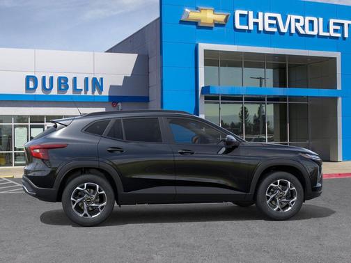 Mosaic Black Metallic 2026 Chevrolet Trax LT