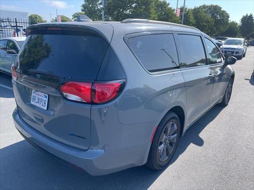 2020 Chrysler Pacifica Hybrid Limited