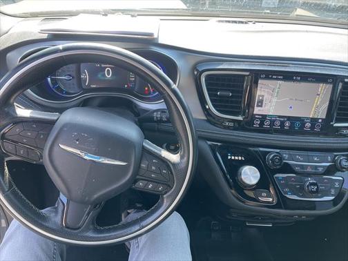 2020 Chrysler Pacifica Hybrid Limited