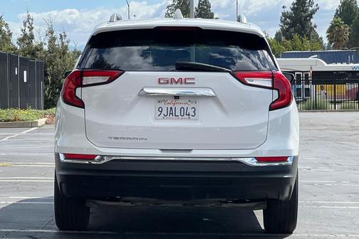 2024 GMC Terrain SLT