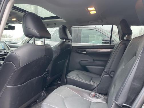 2022 Toyota Highlander Hybrid Limited