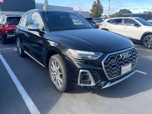 Mythos Black Metallic 2023 Audi SQ5 3.0T Premium