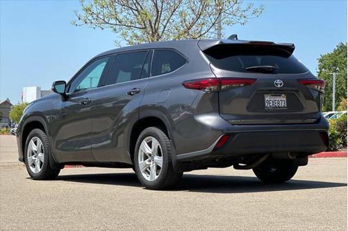 2021 Toyota Highlander LE