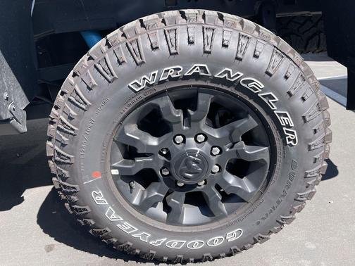 2026 RAM 2500 Tradesman Crew Cab 4x4 6'4' Box