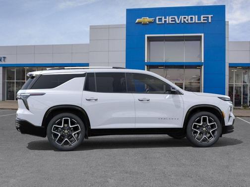 Polar White Tricoat 2026 Chevrolet Traverse High Country