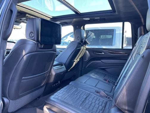 2023 Cadillac Escalade ESV Sport Platinum