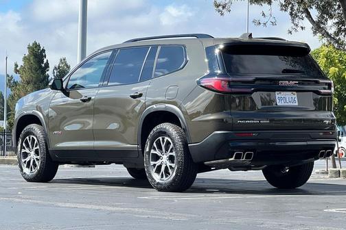 2024 GMC Acadia AWD AT4