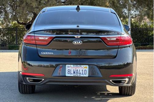2018 Kia Cadenza Premium