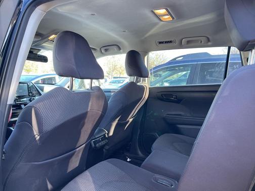 2021 Toyota Highlander LE