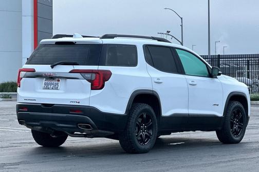 2022 GMC Acadia AWD AT4