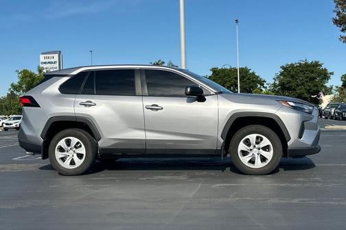 Silver Sky Metallic 2024 Toyota RAV4 LE