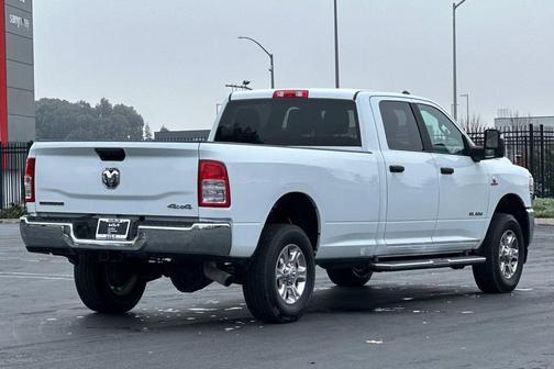 2023 RAM 3500 Big Horn Crew Cab 4x4 8' Box