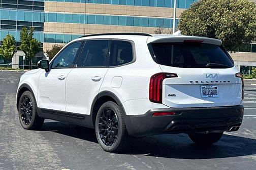 Glacial White Pearl 2022 Kia Telluride SX