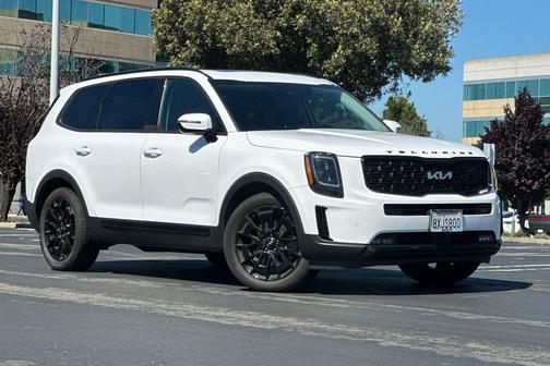 Glacial White Pearl 2022 Kia Telluride SX