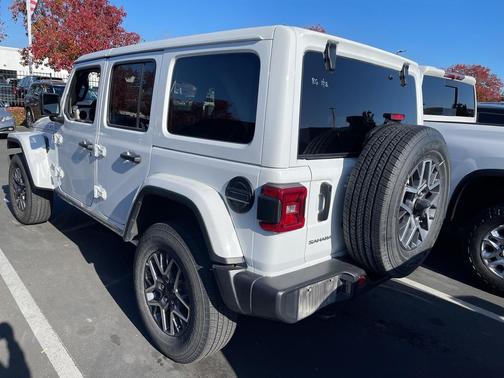 2025 Jeep Wrangler 4-Door Sahara 4x4