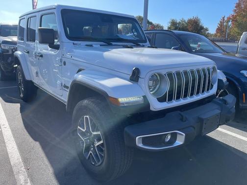 2025 Jeep Wrangler 4-Door Sahara 4x4