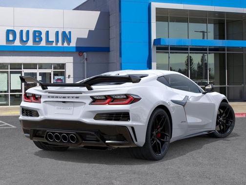 Arctic White 2026 Chevrolet Corvette Z06