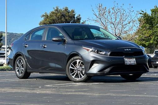 Gravity Gray 2024 Kia Forte LXS