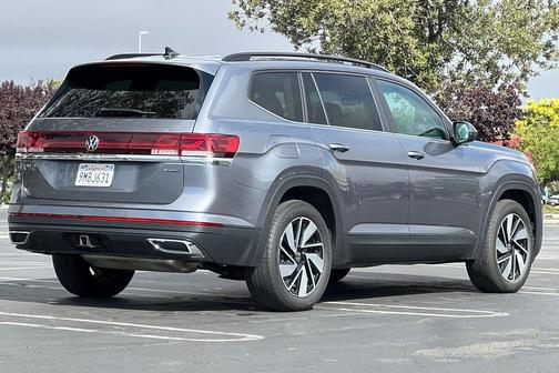 2024 Volkswagen Atlas 2.0T SE w/Technology 4MOTION