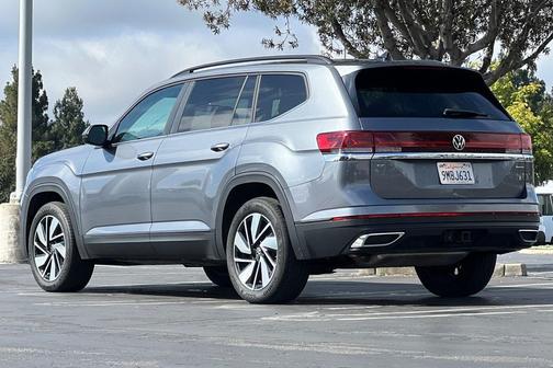 2024 Volkswagen Atlas 2.0T SE w/Technology 4MOTION
