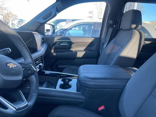 2025 Chevrolet Tahoe LS