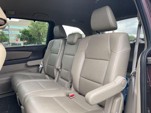 Deep Scarlet Pearl 2016 Honda Odyssey EX-L