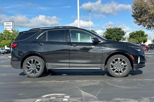 Mosaic Black Metallic 2023 Chevrolet Equinox FWD RS