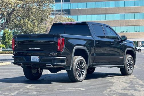 Onyx Black 2024 GMC Sierra 1500 AT4