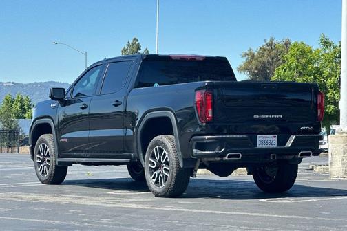 Onyx Black 2024 GMC Sierra 1500 AT4